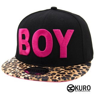 KURO-SHOP黑色豹紋帽沿桃紅色繡線BOY電繡平板潮流帽棒球帽
