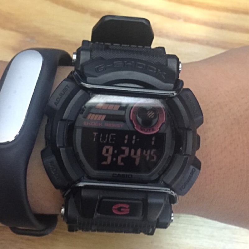 G-Shock GD-400 跟HUF聯名同型款式