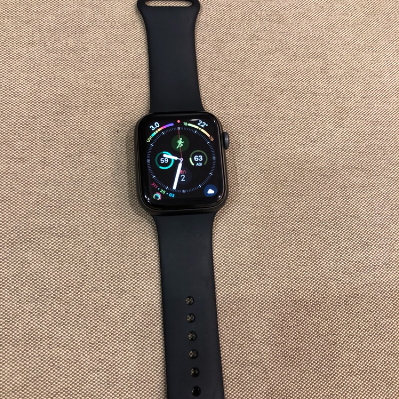 Apple Watch 4 黑色鋁金屬錶殼+黑色運動錶帶 44mm