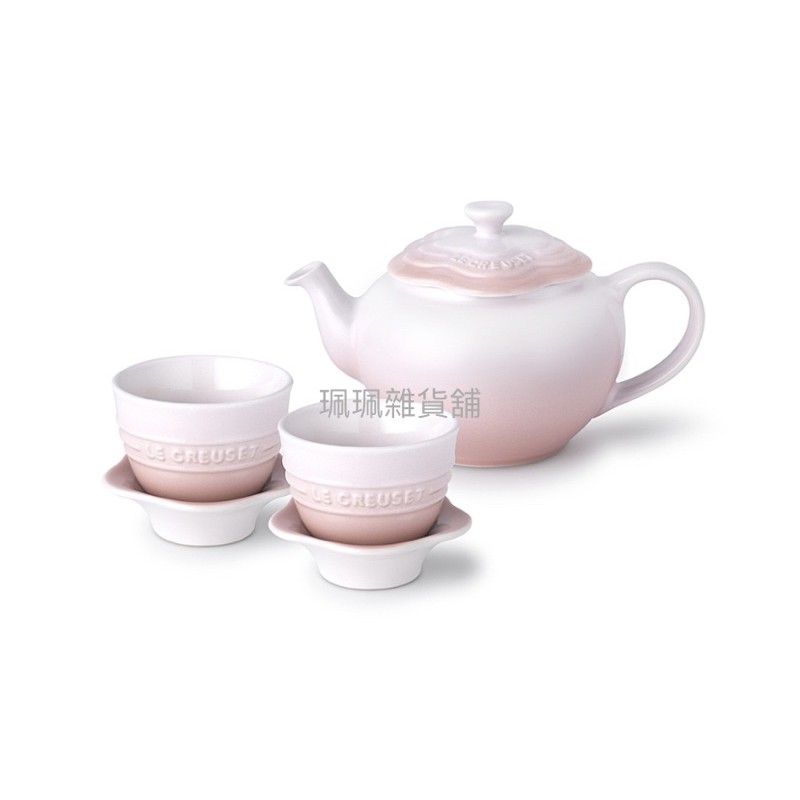 【珮珮雜貨舖】全新《LE CREUSET》陶瓷花型茶具組 (一壺二盞) 貝殼粉 特價1980元(上色不均介意者勿標)