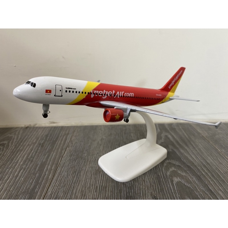 現貨1/400 越捷航空 空中巴士A320 金屬飛機模型 含起落架機輪 展示架