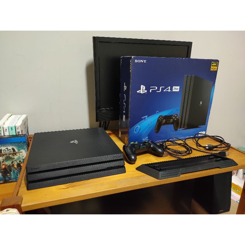 PS4 PRO 7218 主機（含美光 MX500 SSD)