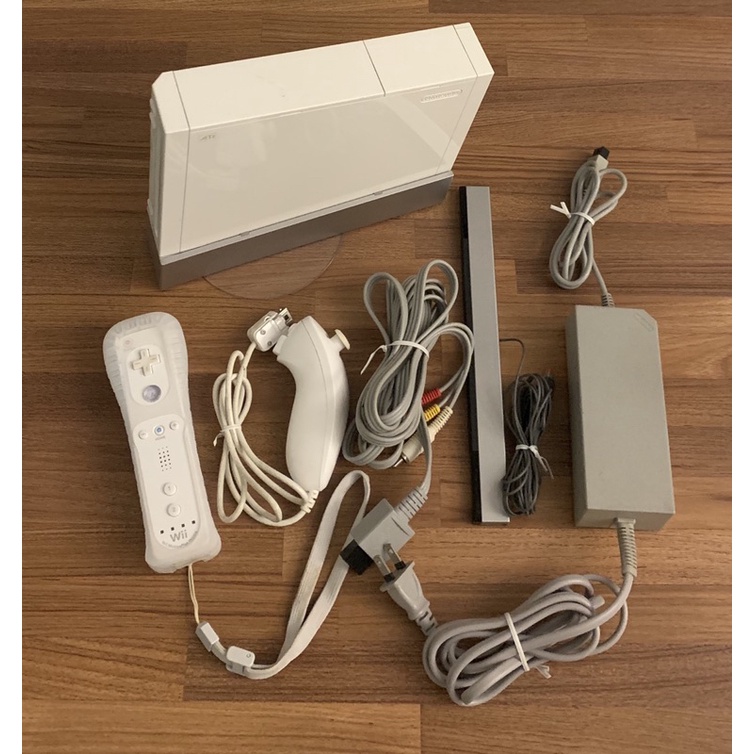 Wii 原廠 白色 主機 無改機 配件完整 附強化器手把 左手把 遊戲機 讀片正常 功能正常 任天堂