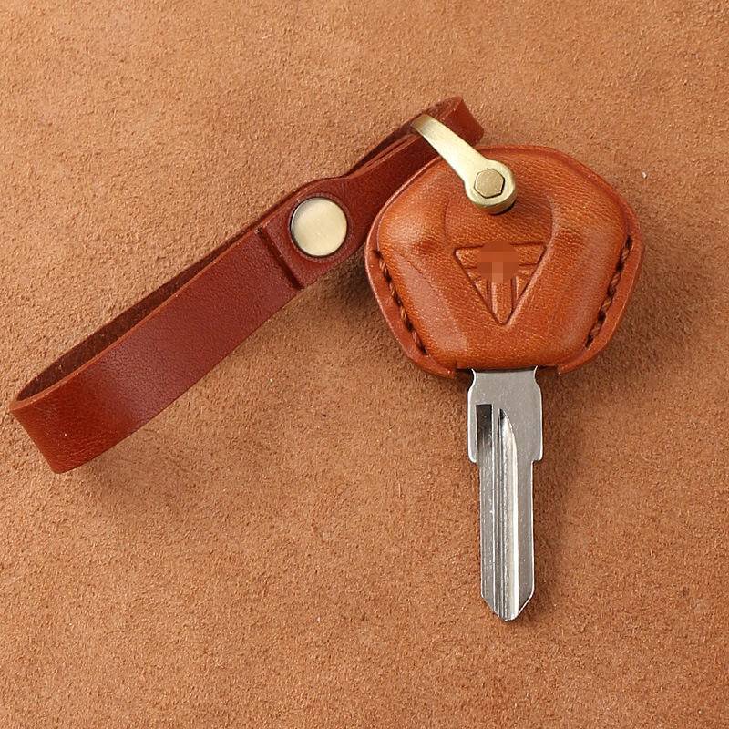 適用於凱旋T100機車鑰匙套頭層牛皮手工真皮保護鑰匙頭扣包殼