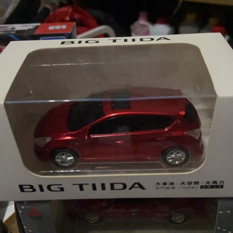 NISSAN BIG TIIDA 紅色 1/43 模型車
