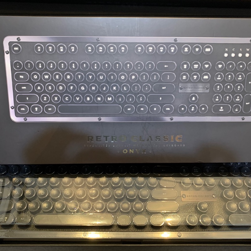 AZIO RETRO CLASSIC 鍵盤 有線版本