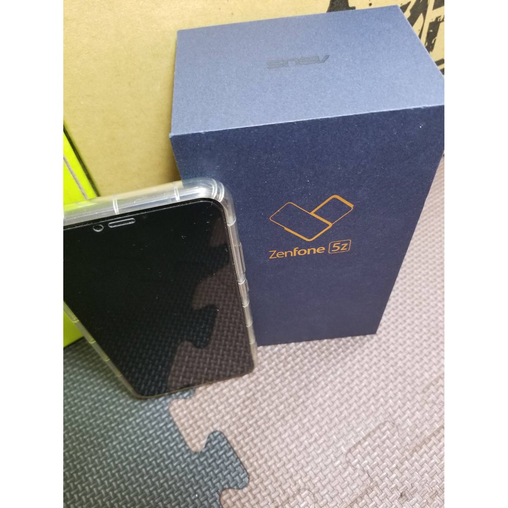 二手ASUS ZenFone 5Z ZS620KL 6G 64GB(含原廠盒裝及充電頭及線)