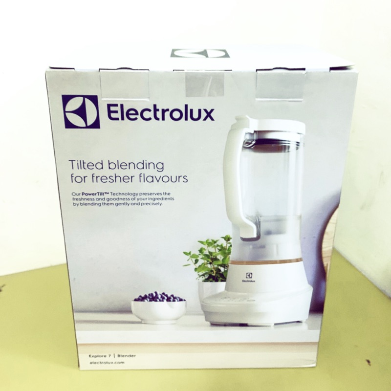 Electrolux主廚系列-迷你高效果汁機 （全新未拆）