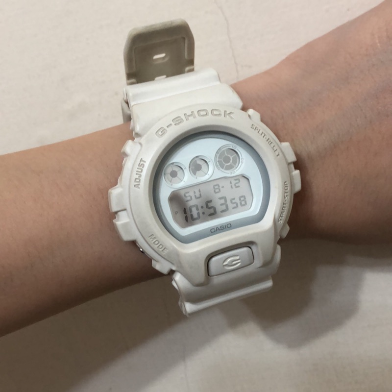 二手-正品G-SHOCK白色電子錶