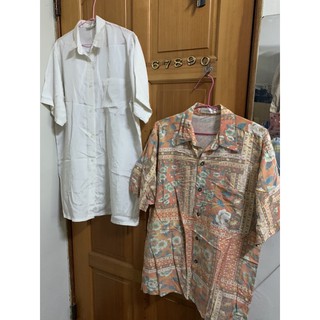 230 二手 短袖花紋襯衫+白色長版襯衫 售價$100。