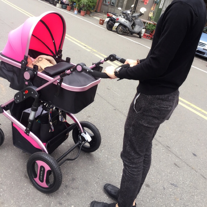玫瑰金配粉色嬰兒雙向推車