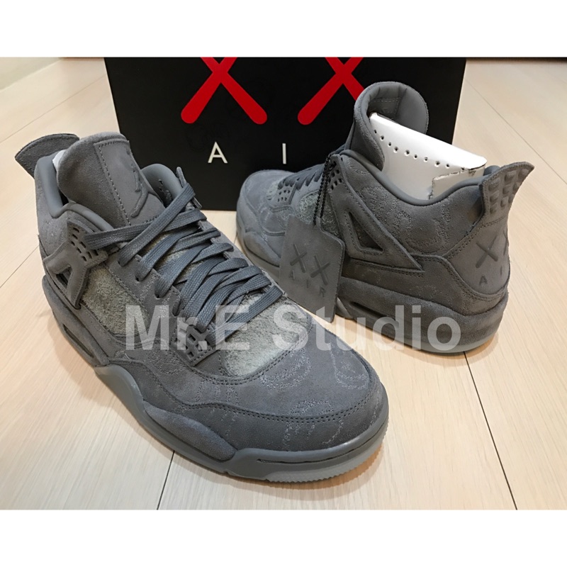 nike air jordan 4 retro kaws