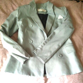淘寶薄荷綠墊肩點點內襯腰身設計布釦西裝外套