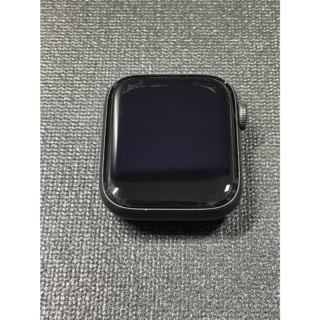 【有隻手機】 APPLE Watch SE 44MM (GPS+LTE) 灰色框+木炭色運動型錶環(二手使用過)