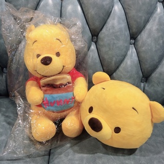 全新正版 大型12吋小熊維尼 pooh 蜜蜂罐置物娃娃 小熊維尼大頭小身 趴姿 杯緣子 桌緣子 娃娃 玩偶