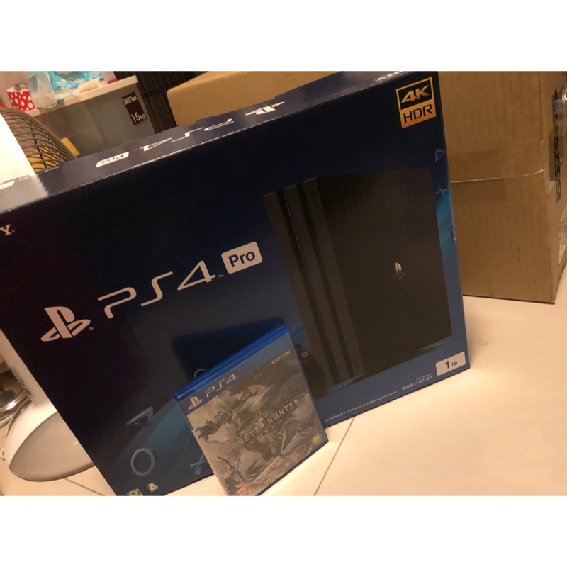 PS4 Pro 7017型