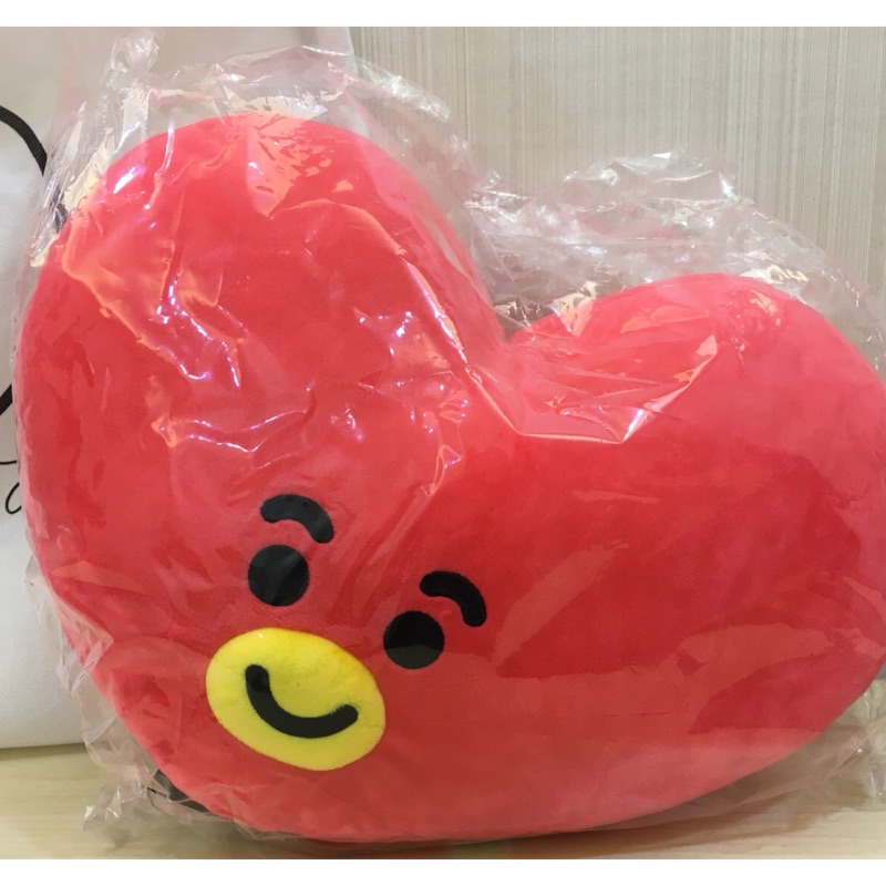 BT21愛心抱枕（TATA-V)