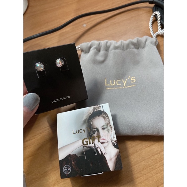 Lucy’s閃鑽耳環（附飾品防塵袋）