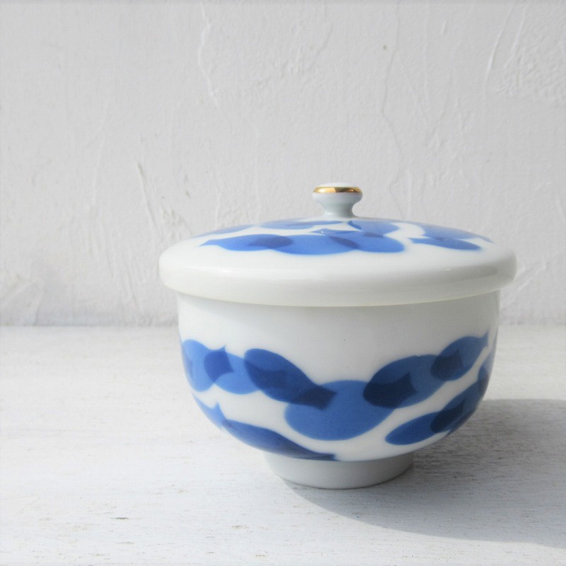 有田燒, 深川製磁 (Fukagawa-Porcelain) 的“魚群”带盖茶杯. 稀有图案. /日本茶具