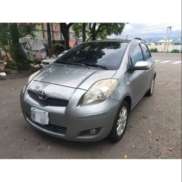 一手車 yaris 跑14萬 售24.5萬 台中 0977366449 陳 line:a0977366449