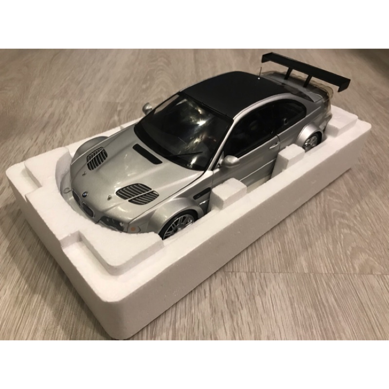 BMW E46 M3 GTR 1/18 by minichamps