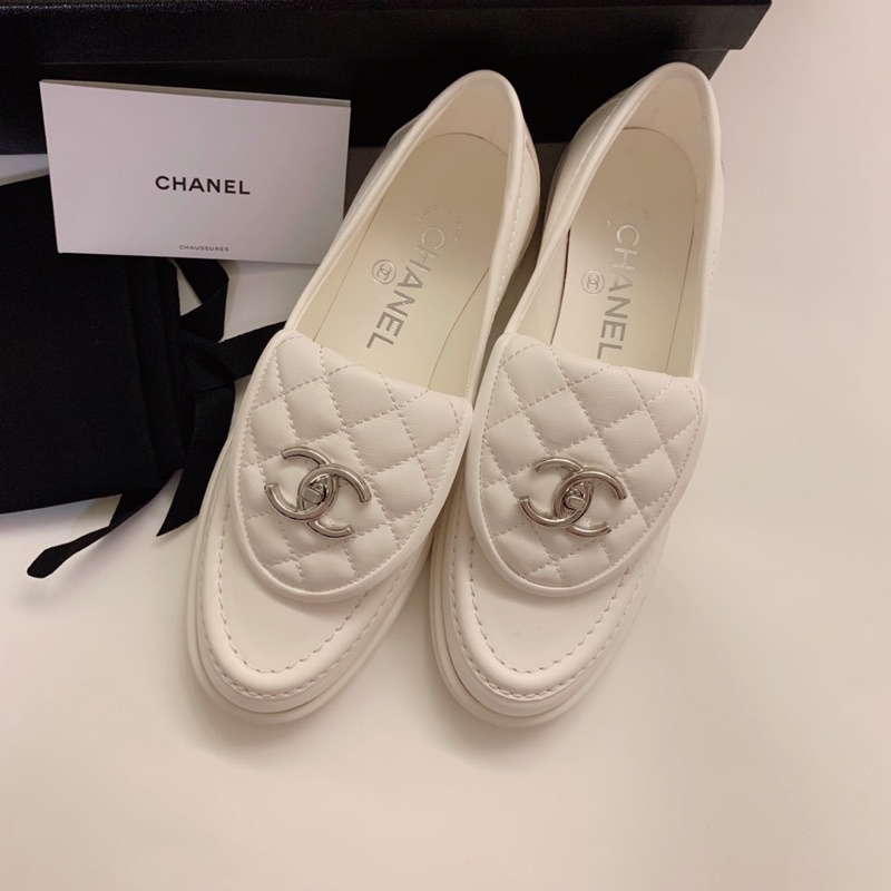 Chanel 香奈兒 書包釦樂福鞋 白色36號 現貨
