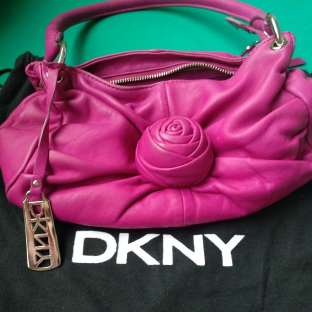 正品DKNY肩背包、