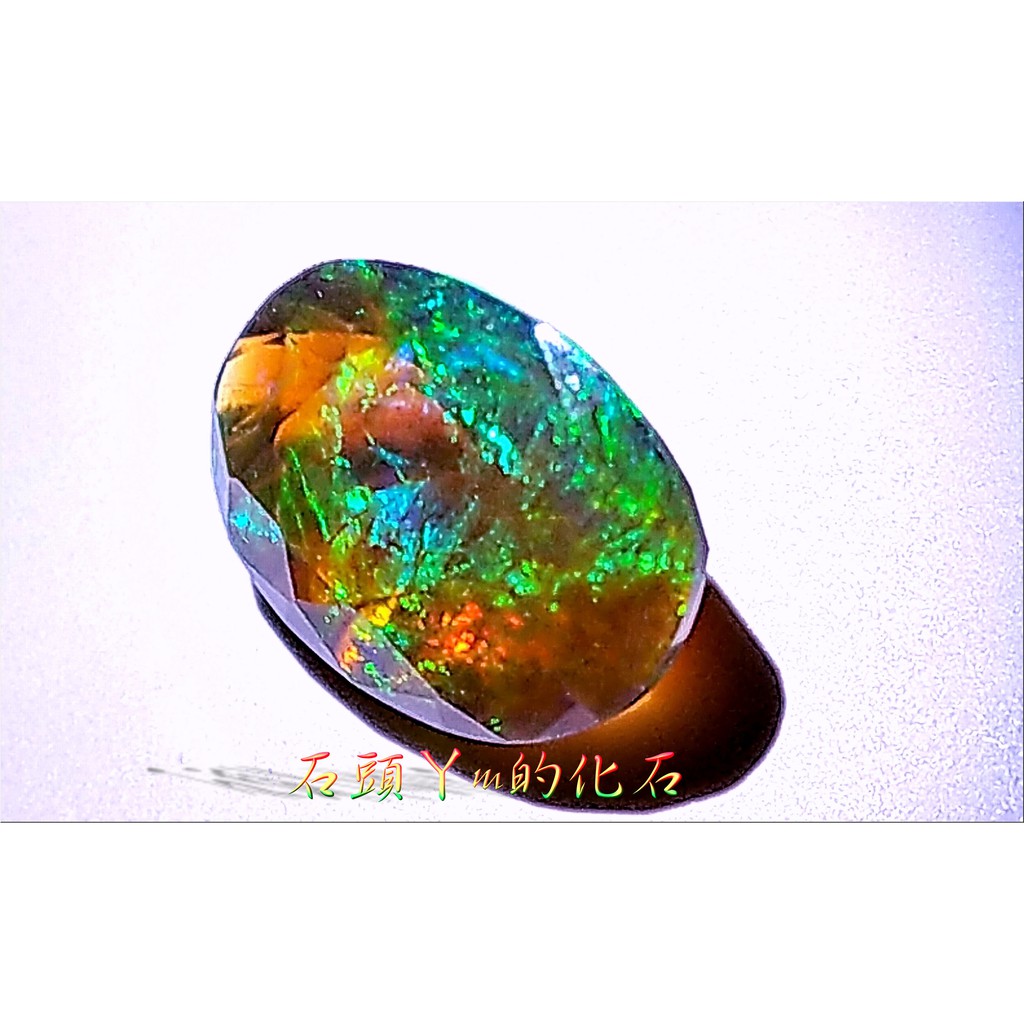 石頭ㄚm的化石 非洲寶石天然無燒 遊彩艷麗 祖母綠幻彩極美閃耀 1 4ct 黑蛋白石 刻面裸石特價3500元 蝦皮購物