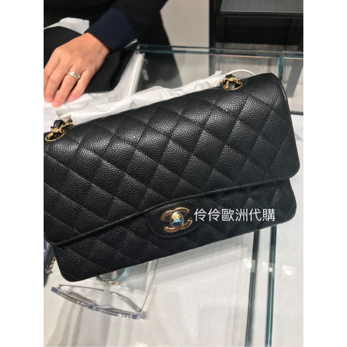 伶伶歐洲代購 [ 預購 ] CHANEL COCO 25公分 經典熱賣款 黑色荔枝皮金鍊