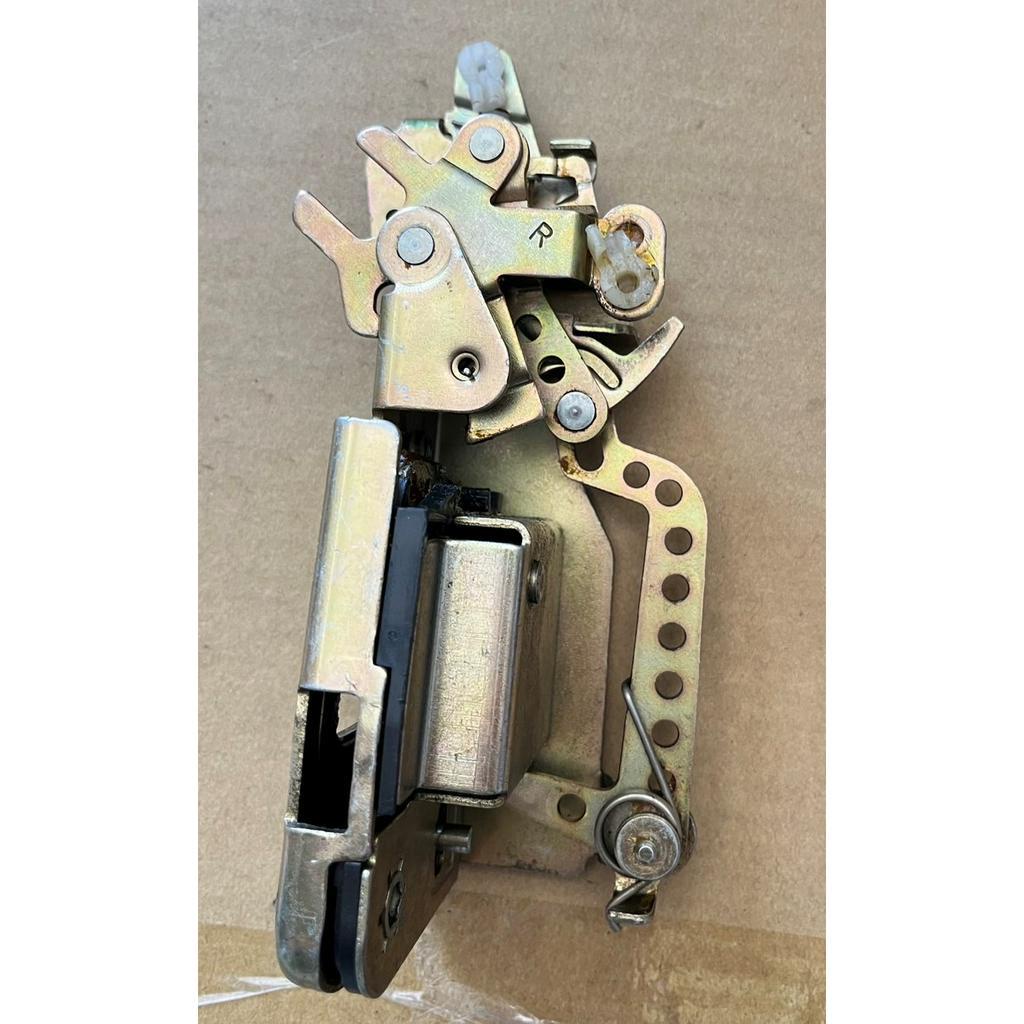 Volkswagen福斯T4 車門六角鎖 前右 德國正廠