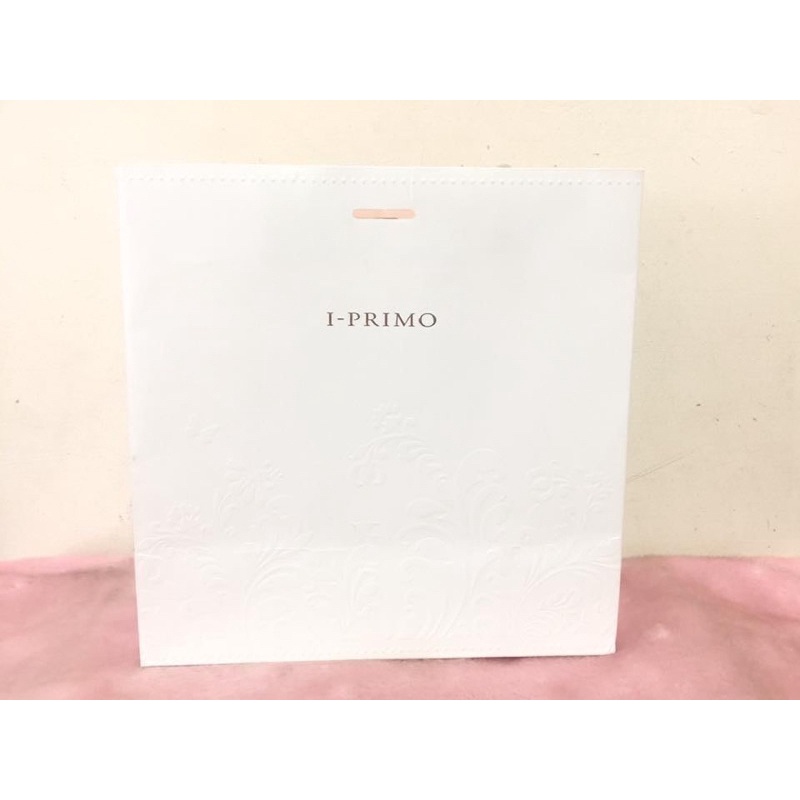 I PRIMO - 白色 簡約壓印圖樣 LOGO 中紙袋/手提袋 ( 25x24x11.5 )