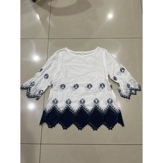 二手女裝七分袖刺繡上衣