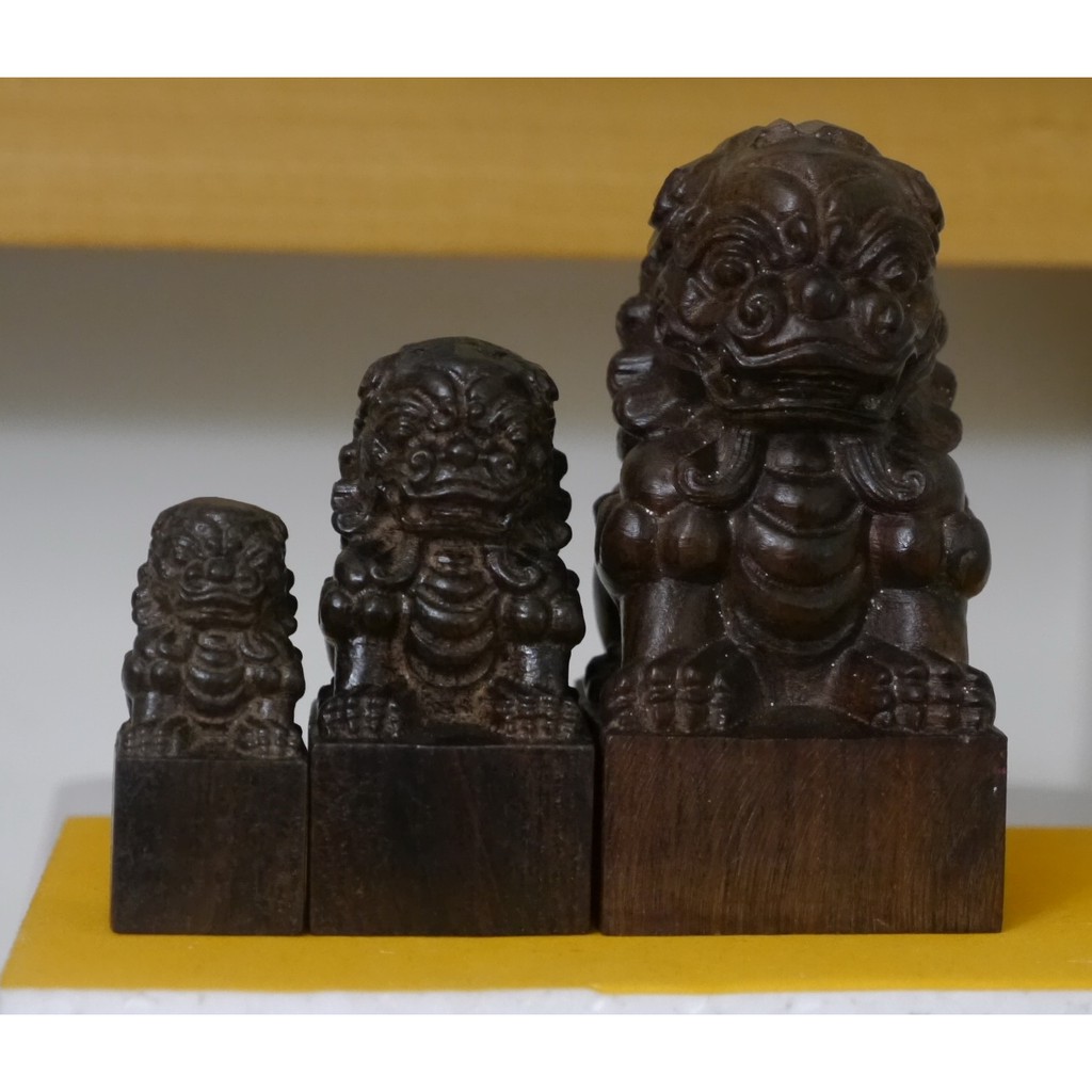 沉香木印章1個 越南沉香木雕雕刻印材 獅紐印章 獅子印章 木雕 桌上擺飾 獅子 帥印 獅子印章 獅子帥印 文鎮
