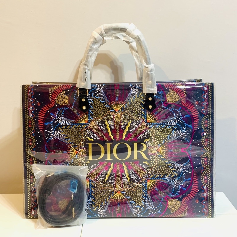 DIOR迪奧 聖誕限定紙袋包 大包附背帶（保留中）