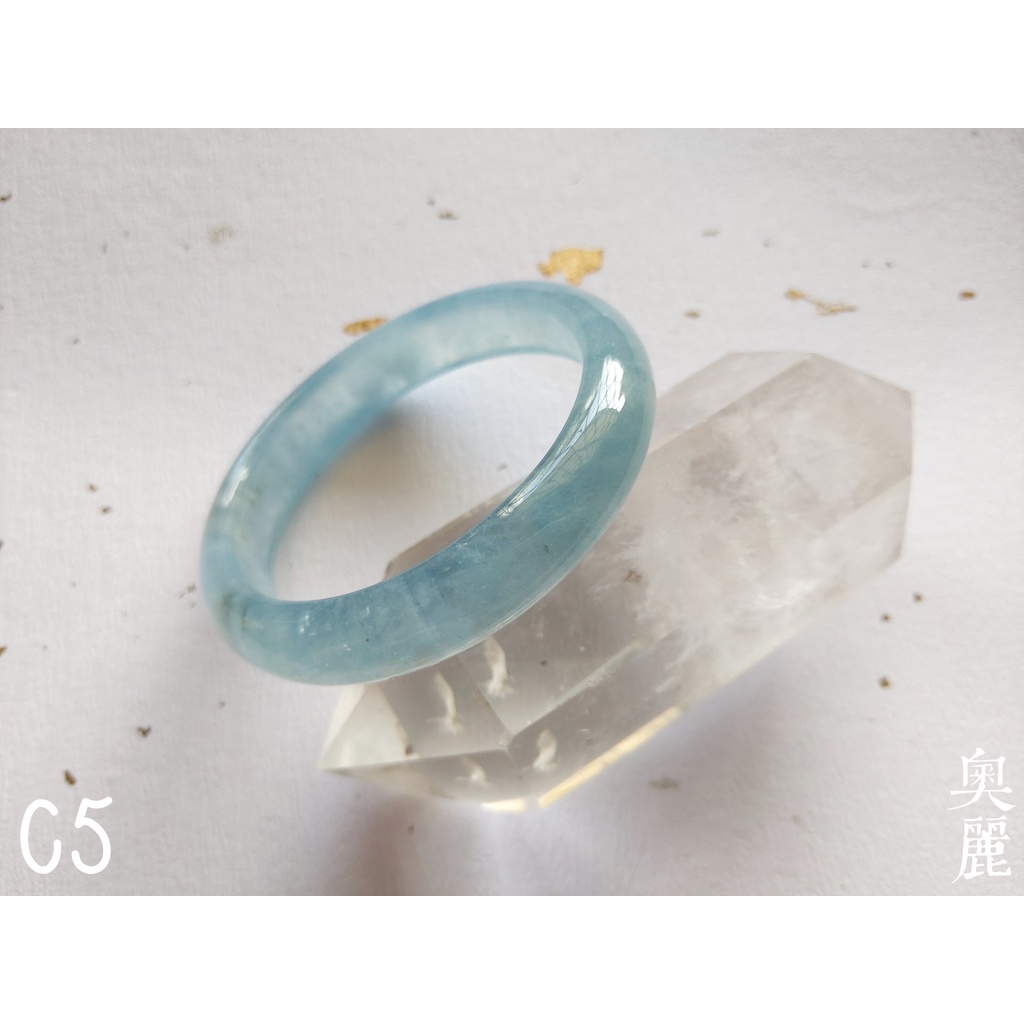 ORLI奧麗水晶。《現貨》天然海藍寶手鐲。天然海水藍寶手鐲C5。內徑56MM約18號
