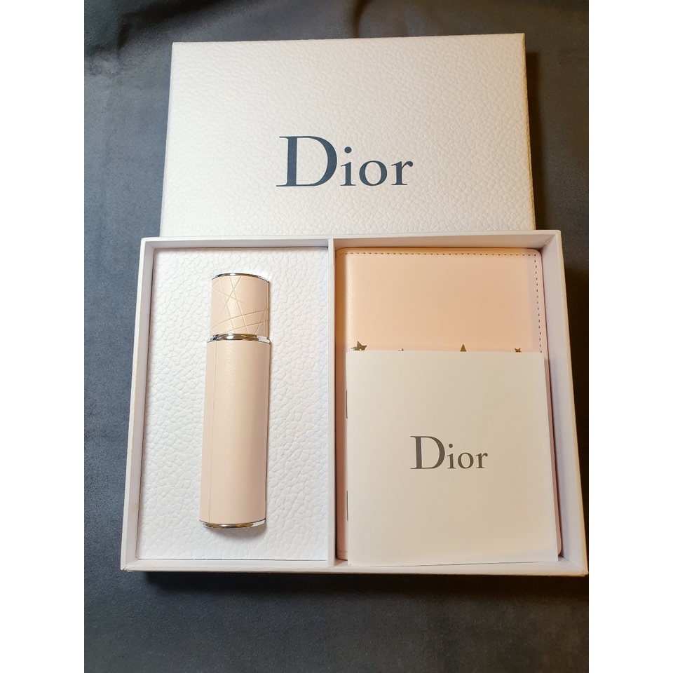 現貨~Dior 迪奧 Miss Dior 花漾迪奧旅行組 (含花漾迪奧隨身淡香水10ml+護照套)公司貨有中標。可面交