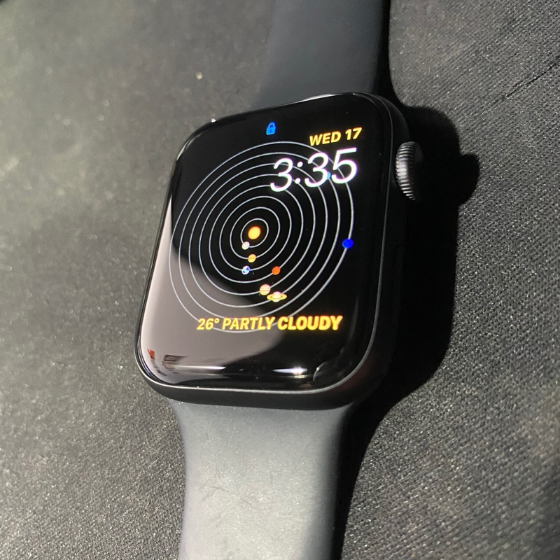 Apple watch series5 44mm GPS 黑色9.9成新 過年購入 加保共兩年保固