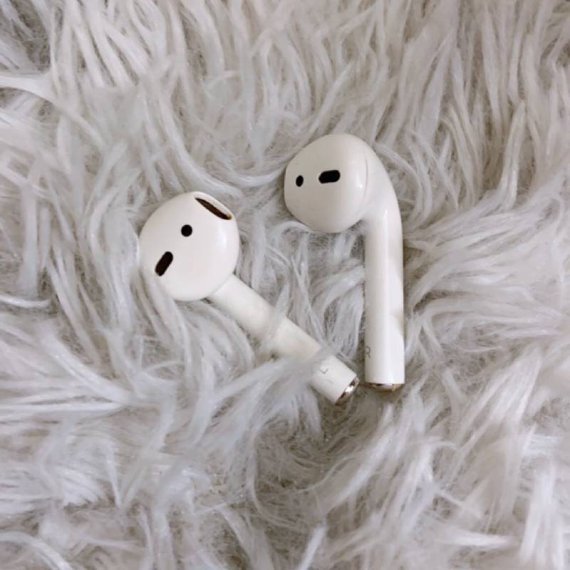 AirPods 原廠購入。只有右耳、單耳