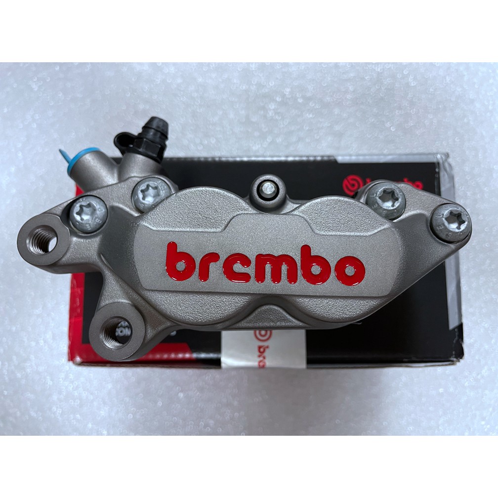  BREMBO 基本對四/卡鉗/單插銷/灰底紅字/鈦底紅字(左邊) 活塞30/34 孔距40mm