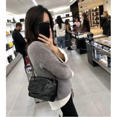 高仿錶yves Saint Laurent Ysl 聖羅蘭 奢華緞面絲絨唇膏 30 31 小粉條 小黑條 色號私訊詢問 I Position 優惠推薦 21年10月 蝦皮購物台灣