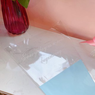 台灣現貨 透明英文款花束包裝紙花套花袋花套袋套袋花束包裝鮮花袋花藝包裝三角花袋透明包裝紙塑膠包裝紙 蝦皮購物