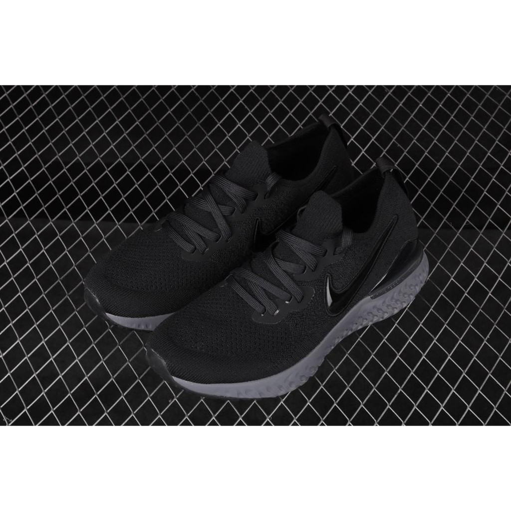 react flyknit black