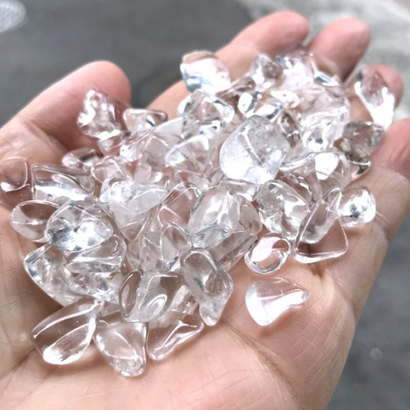 『亮晶晶』天然白水晶碎石.滾石 水晶粒 1公斤 1000公克裝 又白又亮~特賣中