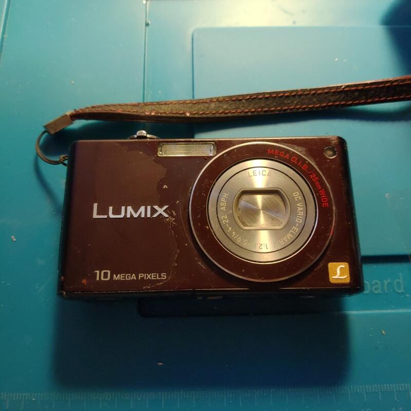 Panasonic Lumix DMC-FX38gt，含電池，送記憶卡，螢幕週邊黯淡，功能正常