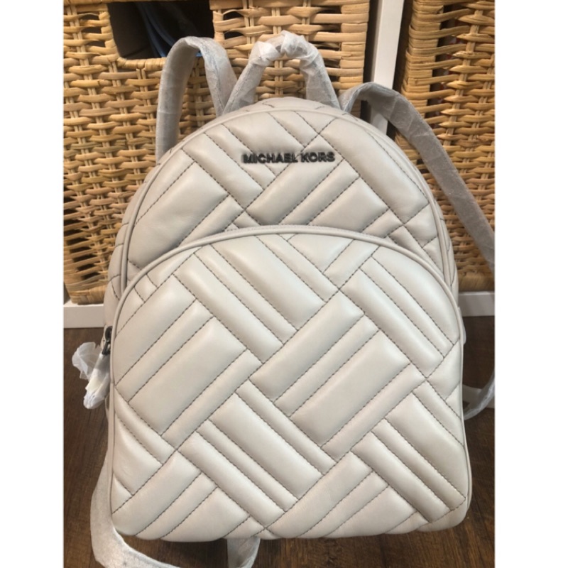 Michael Kors 小羊皮後背包-銀字淺灰色/中 ABBEY MD BACKPACK/CEMENT