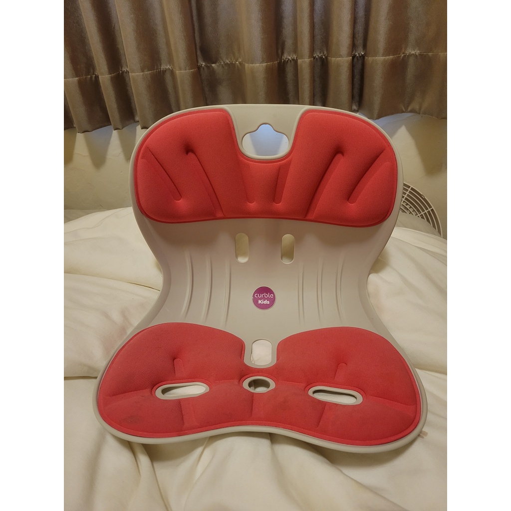 自售Curble Kids兒童3D護脊美學椅墊 約八成新(粉紅色，另有一個黑色)