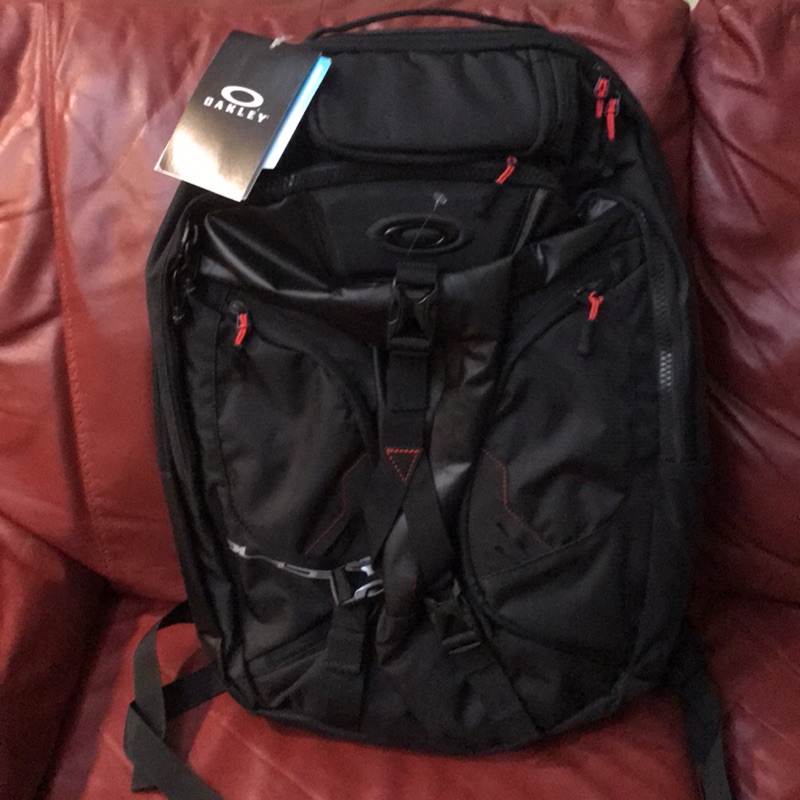 今だけ限定15%OFFクーポン発行中 Oakley リュックサック Blade Razor