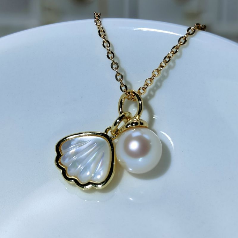芊彤極品珍珠 一貝子扇形母貝搭7 8mm天然淡水珍珠項鏈吊墜天然貝母鎖骨鏈高品質淡水珍珠搭配扇貝形狀的貝母 蝦皮購物