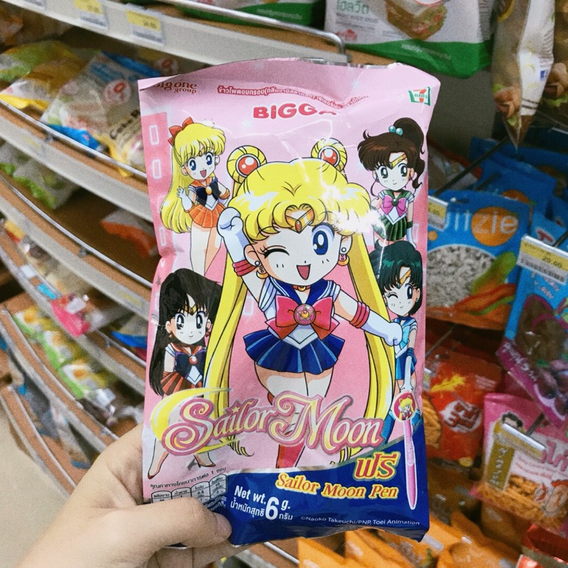 泰國🇹🇭美少女戰士餅乾還送筆喔💕 餅乾易碎若不介意者再下單喔！