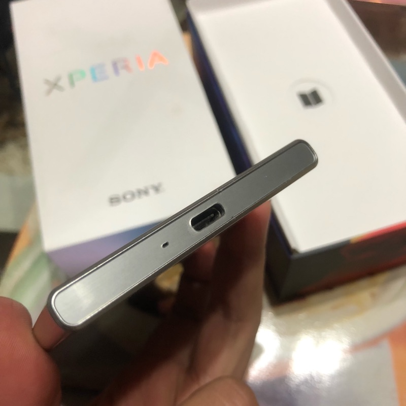 二手 SONY Xperia XZ(3G/64G) 銀色